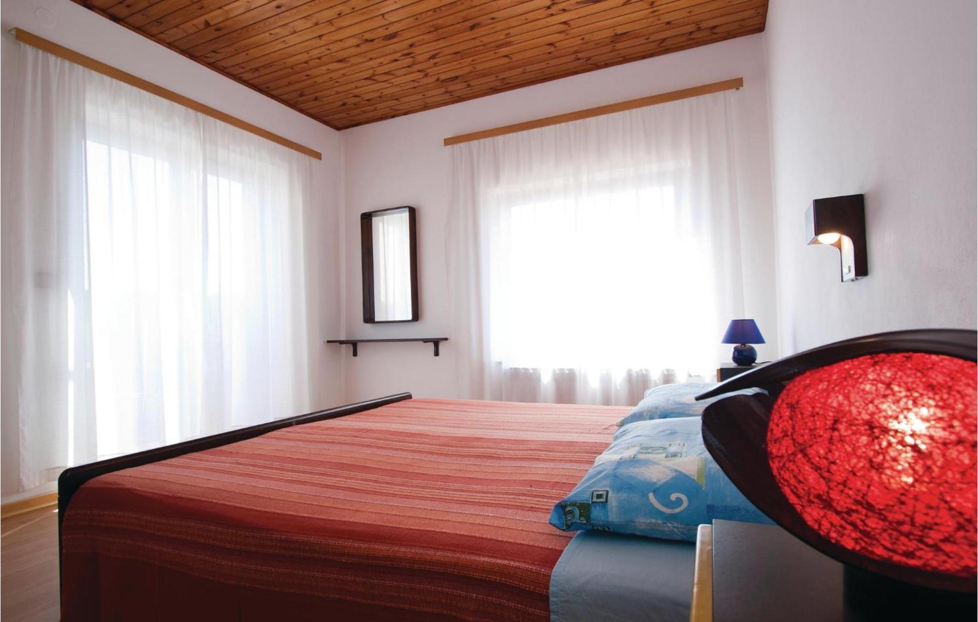 2 Bedroom Awesome Apartment In Barban Exterior foto